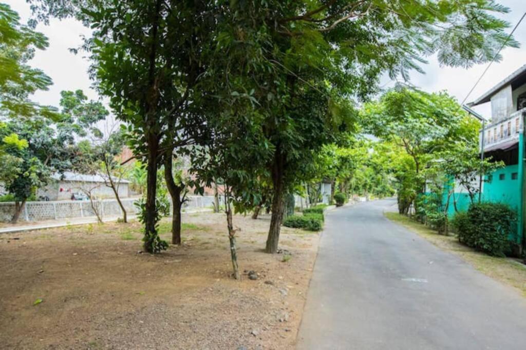 Villa Amalura I Yogyakarta Eksteriør billede