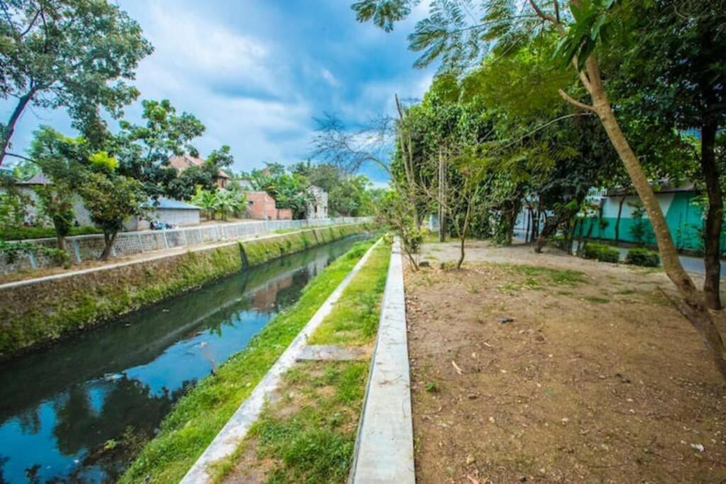 Villa Amalura I Yogyakarta Eksteriør billede