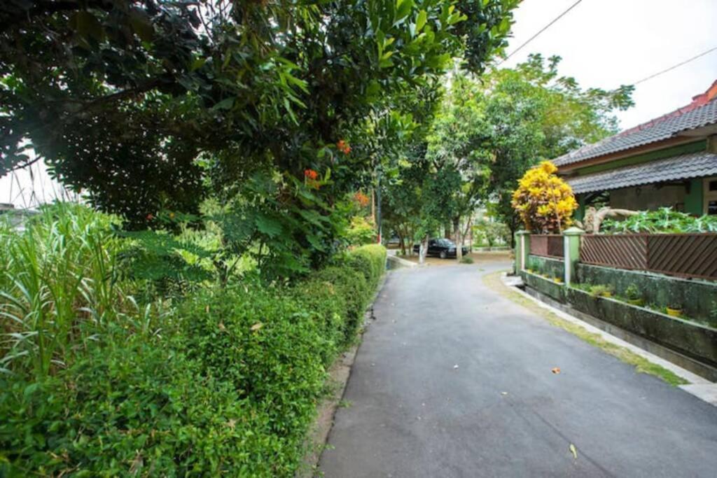 Villa Amalura I Yogyakarta Eksteriør billede
