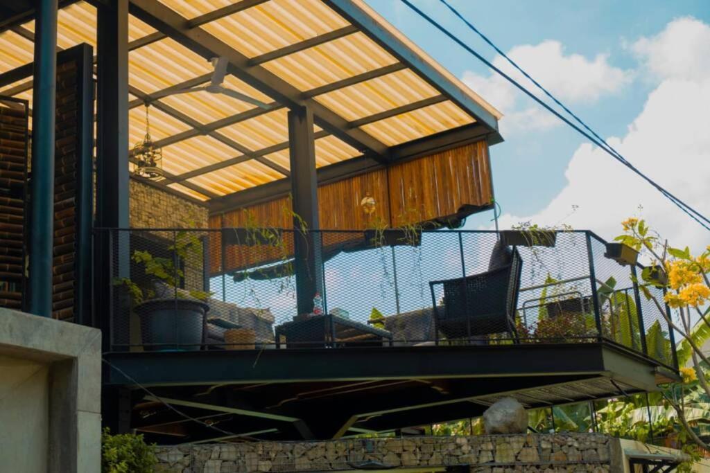 Villa Amalura I Yogyakarta Eksteriør billede